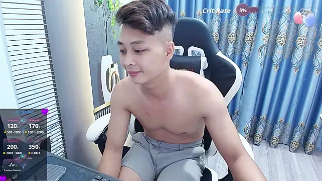 Naughty___asian webcam