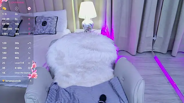 ChloeWells webcam