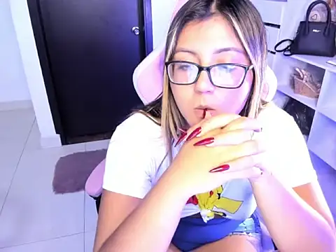 cristina697 live webcam