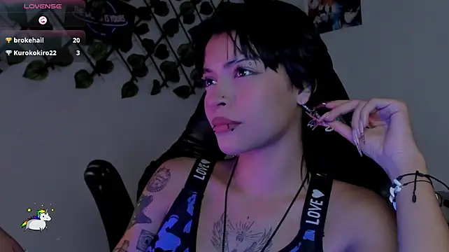 Anny_Kiitty live cam on StripChat