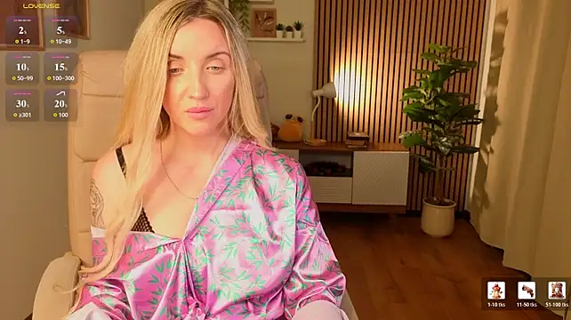 White_F0x live cam on StripChat