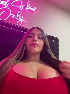 sexyyykloee webcam