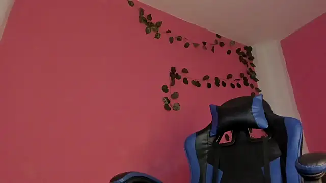 CLAIRE_EMPIRE webcam
