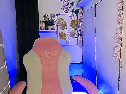 HOT_CUM_ELLA webcam