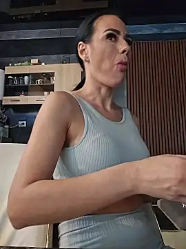 KatiaDivine webcam