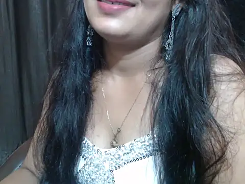 Kudi_Kiyara live cam on StripChat