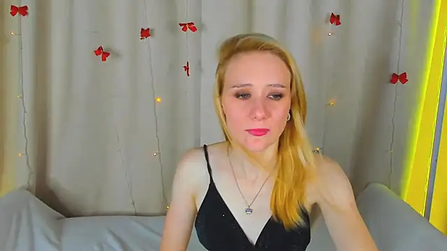 NikaBond live cam on StripChat