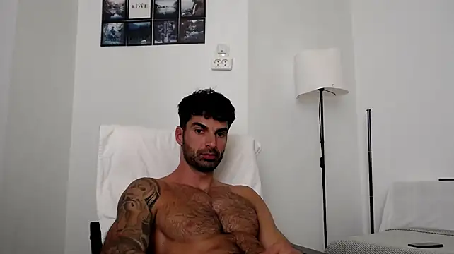 Verycutex live cam on StripChat