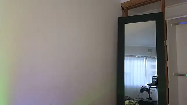TopsyWilde webcam