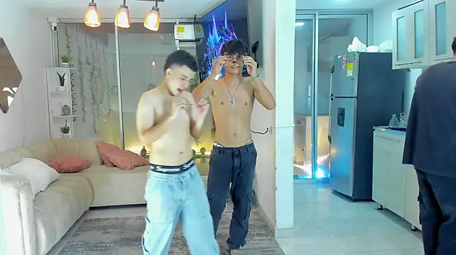 Houseofwarrios webcam