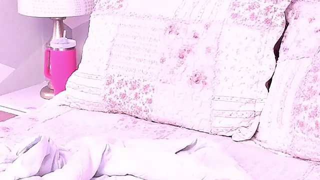 KylieMonnett webcam
