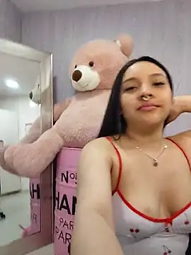 lia_harper_t