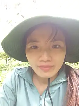 ngan-cute live cam on StripChat