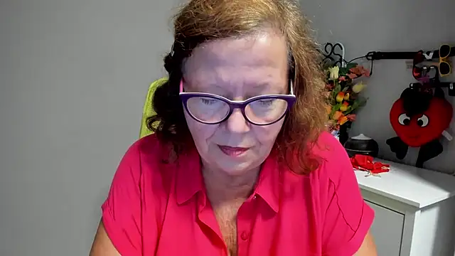 Adelewildx live cam on StripChat