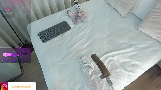 angiee_roses webcam