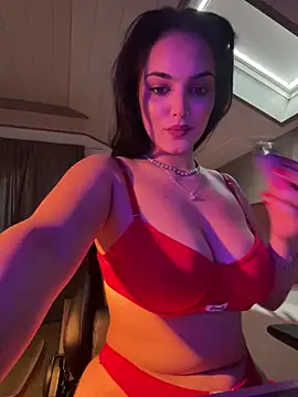 LunnaVey live cam on StripChat