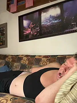 Stephanie1984 live cam on StripChat