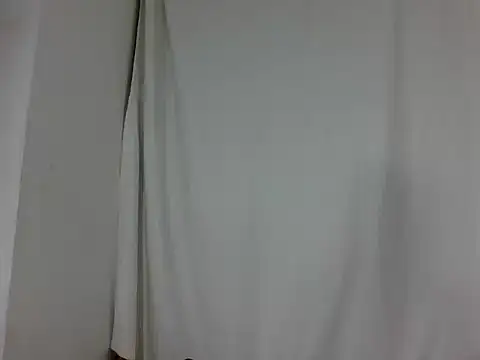 Sleek_petite live cam on StripChat