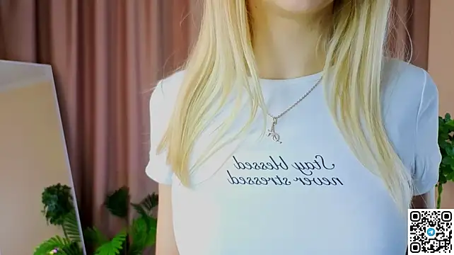 GirlMathExpert webcam