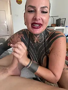 KathaleaNoir webcam