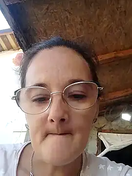 AdeeaAngel live cam on StripChat