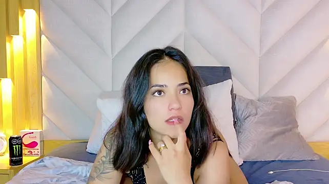 Isabella_Danger02 webcam
