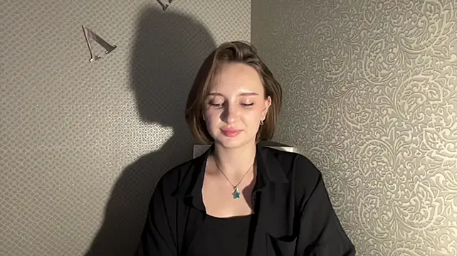 LovieClausing live cam on StripChat