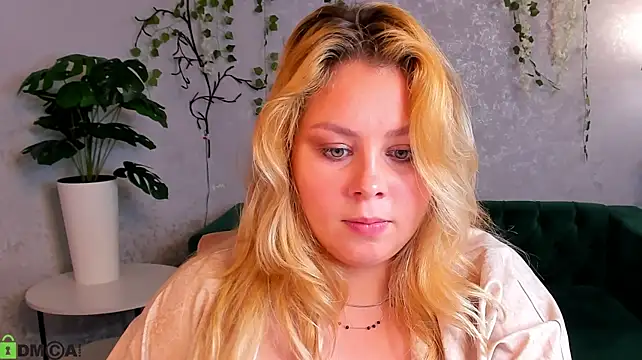 WetLuna1 webcam