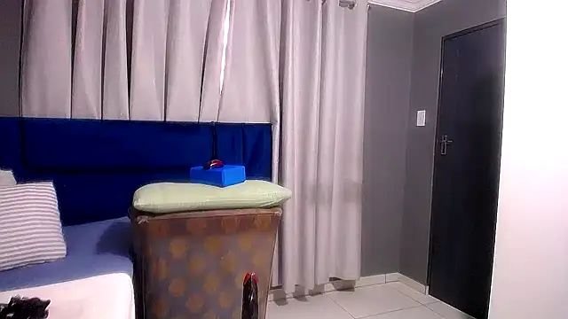 Lelety79 live cam on StripChat