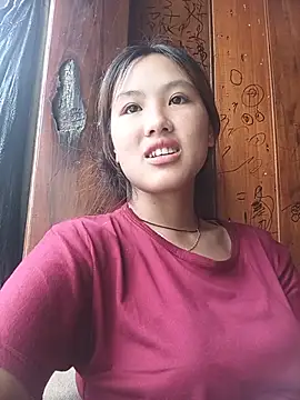 hoa_mai live cam on StripChat