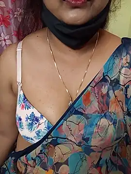 LouleyRani_ webcam
