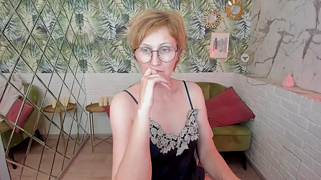Paris_Cherry live cam on StripChat