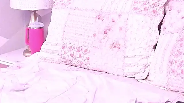 KylieMonnett webcam