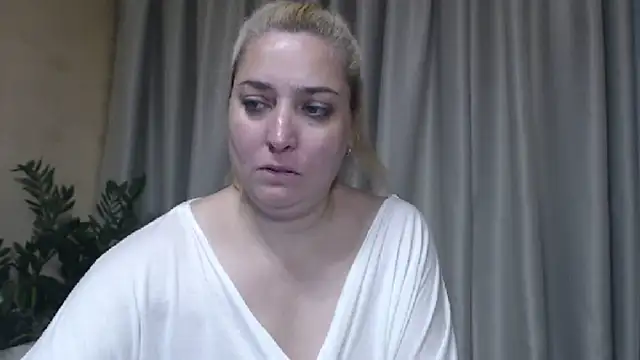 sweetpussy13 live cam on StripChat