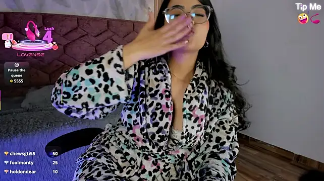 IamSussan webcam