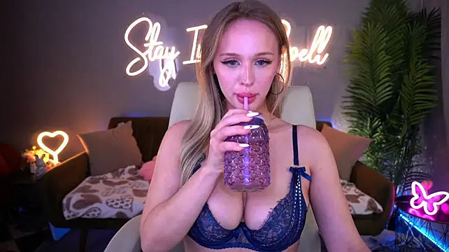 LylaYeess webcam