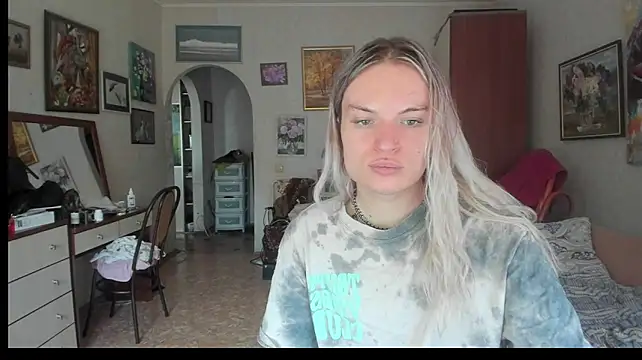 milliKira006 live webcam