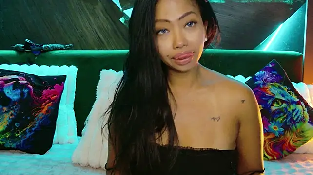 ElyaQuinn webcam