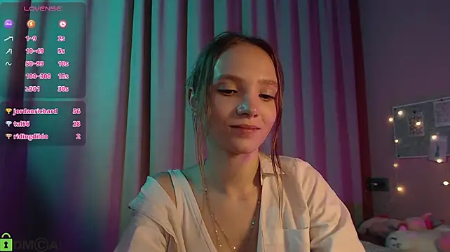 Adria_Arjona webcam