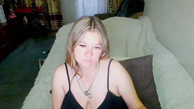 Juliamodest1 webcam