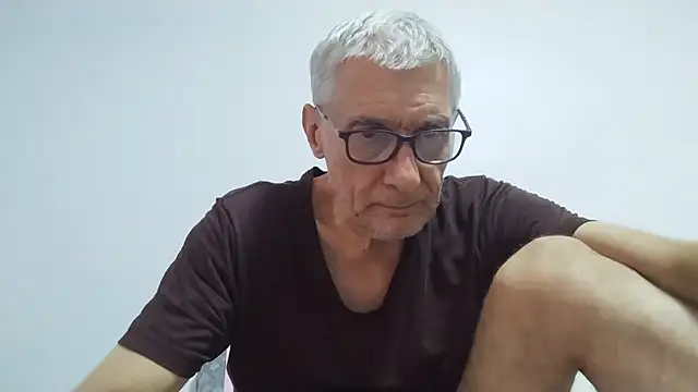 BIGUNCUTHARDCOCK live cam on StripChat