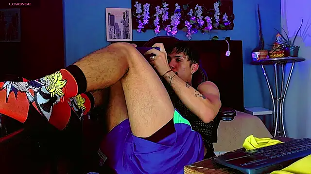 HannibalLester live cam on StripChat
