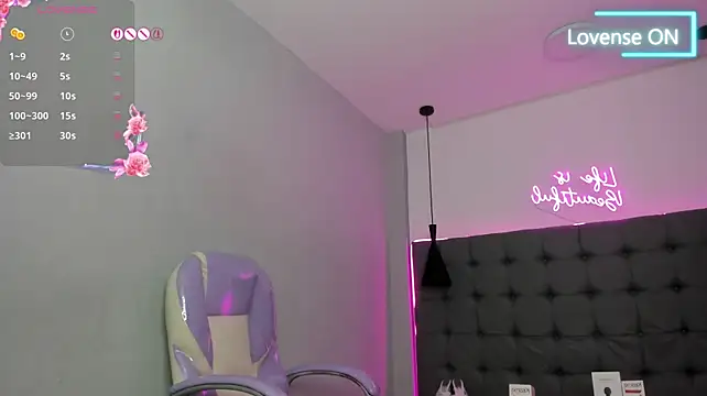 scarletcherry18 (T teen) - naked sexy dance