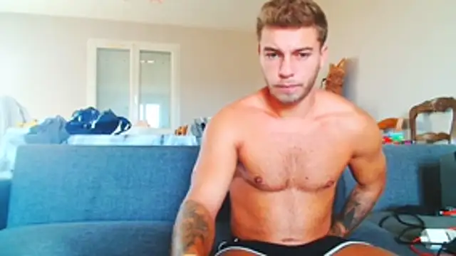 Elkafit28 live cam on StripChat