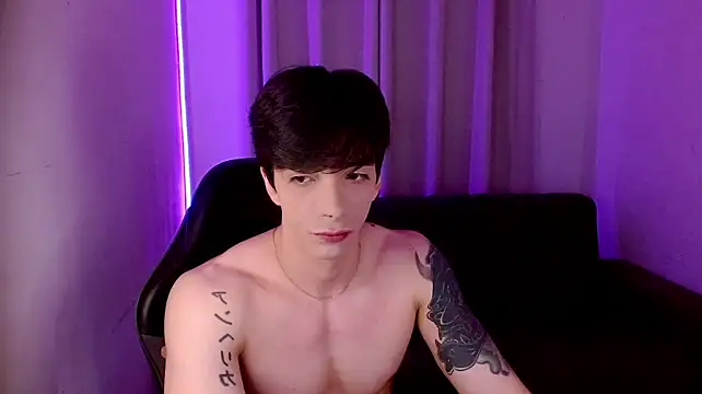 H3ll_B0I webcam