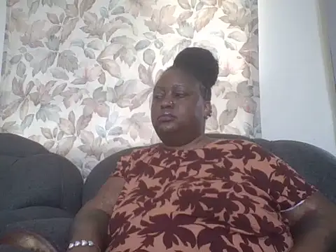 fat_ebonyqueen live cam on StripChat