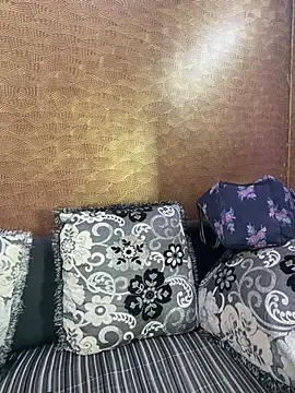 Curvy_GX live cam on StripChat