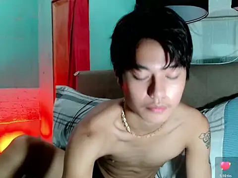 Ur_little_secret69 webcam
