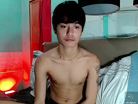 Ur_little_secret69 webcam