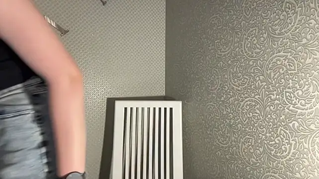 LovieClausing live cam on StripChat